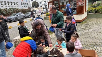 Manchester Üniversitesi öğrencileri, Maltepe’nin taktiksel kentleşme çalışmalarını incelemek için Zümrütevler,