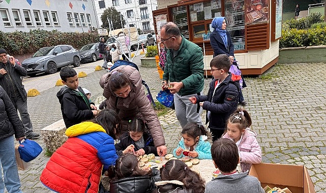Manchester Üniversitesi öğrencileri, Maltepe’nin taktiksel kentleşme çalışmalarını incelemek için Zümrütevler,