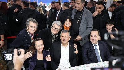 CHP Genel Başkanı Özgür Özel ve Manisa Büyükşehir Belediye Başkanı