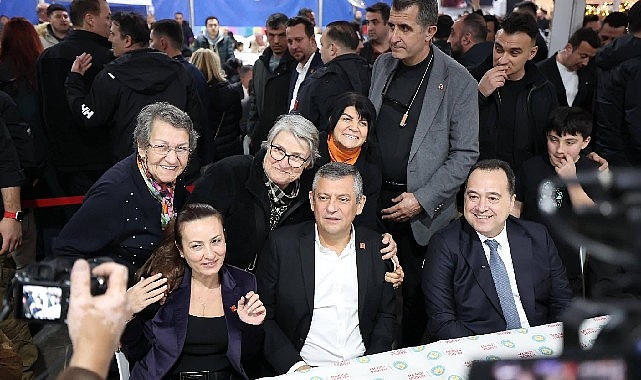 CHP Genel Başkanı Özgür Özel ve Manisa Büyükşehir Belediye Başkanı