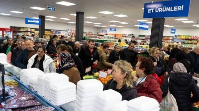 Balçova Belediyesi’nin sosyal belediyecilik anlayışıyla hayata geçirdiği Market’in Balçova hizmete