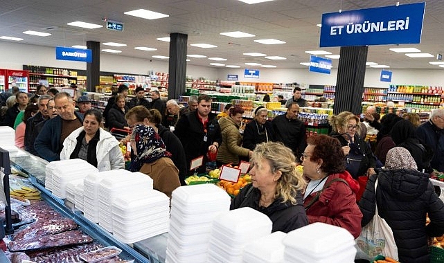 Balçova Belediyesi’nin sosyal belediyecilik anlayışıyla hayata geçirdiği Market’in Balçova hizmete