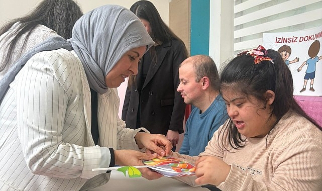 Menderes Belediyesi, down sendromlu bireyler ile farkındalık etkinliği gerçekleştirerek hem