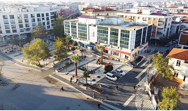 Menderes Belediyesi tarafından ilçe genelinde gerçekleştirilen çalışmalar nedeniyle mahalle muhtarları