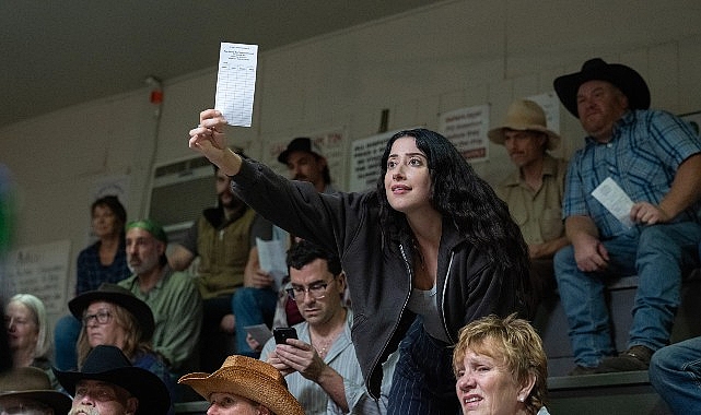 Netflix, Emmy ödüllü Dan Levy’nin imzasını taşıyan ve 9 Nisan’da yayınlanacak yeni