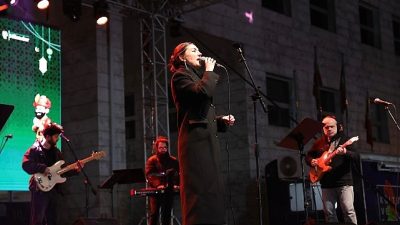 Nilüfer Belediyesi’nin Cumhuriyet Meydanı’nda düzenlediği Ramazan Sokağı etkinliklerinin son konuğu