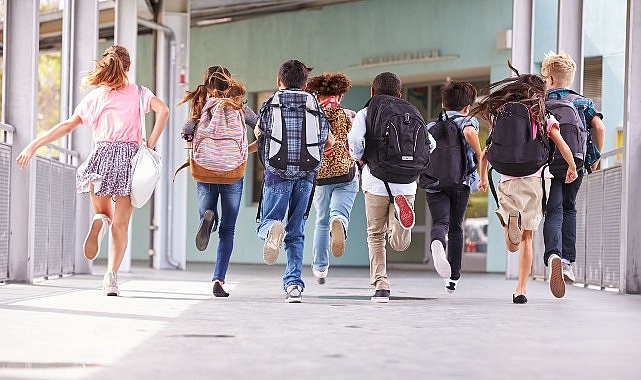 Okulların  tatil olmasıyla  birlikte çocuklar ve gençler, zamanlarının önemli bölümünü