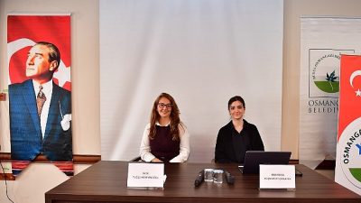 Osmangazi Belediyesi’nin kadın sağlığına ilişkin düzenlediği panele katılan uzman isimler,