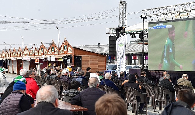 Ramazan ayı boyunca Osmangazi Meydanı’nı düzenlediği etkinliklerle eğlence merkezi haline