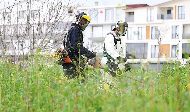 Osmangazi Belediyesi vatandaşların park, bahçe ve kaldırımlarda rahat ve huzurlu