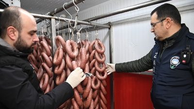 Vatandaşların sağlıklı ve güvenilir gıdaya ulaşabilmesi için denetim çalışmalarını aralıksız