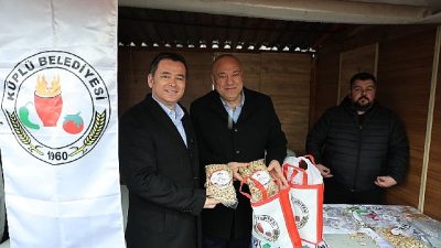 Osmangazi Belediyesi’nin Gazi Tarım iş birliğiyle düzenlediği Tohum Takas Şenliği’nde