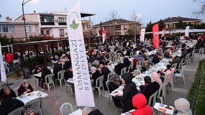 Osmangazi Belediyesi’nin Ramazan ayı boyunca mahalle mahalle kurduğu gönül sofraları,