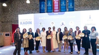 İzmir Büyükşehir Belediyesi’nin öncülüğünde düzenlenen “Cesaretin Adı: Kadın Zirvesi-103 Yıllık