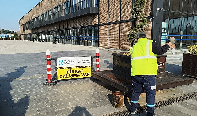 Kocaeli Büyükşehir Belediyesi, Seka Park genelinde korkuluklardan oturma gruplarına kadar