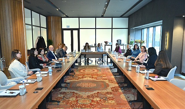 Türkiye’nin farklı sektörlerinden lider kurumları temsil eden yöneticilerden oluşan yeni