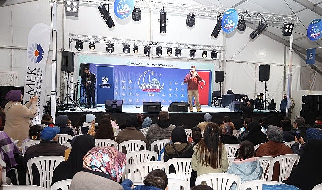 Kocaeli Büyükşehir Belediyesi’nin Gebze Kent Meydanı’nda kurduğu Ramazan Çadırı’nda buluşan