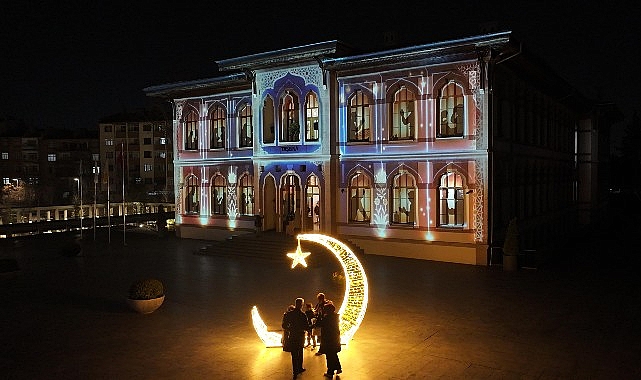 Konya Büyükşehir Belediyesi tarafından Taş Bina’da düzenlenen Peygamber Efendimizin hayatını