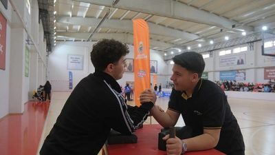 İnegöl Belediyesi 9. Okullar Arası Spor Festivali ramazan ayında verilen