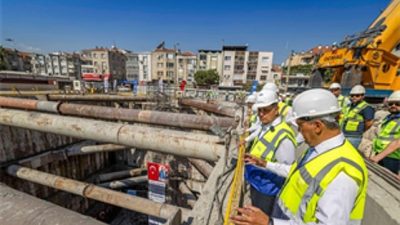 Ekonomik krizin etkilerine rağmen İzmir’de son iki yılda yatırımlar aksamadı.