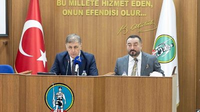 İzmir Büyükşehir Belediye Başkanı Dr. Cemil Tugay, Ödemiş'te düzenlenen iftarın
