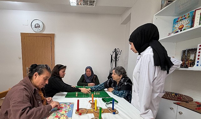 Gaziantep’teki Aktif Yaşam Merkezi’nde sınıf arkadaşı olarak tanışan çift, burada