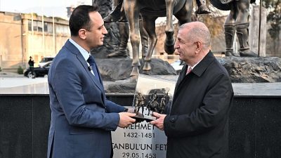 Zafer Partisi Genel Başkanı Ümit Özdağ, bir dizi program kapsamında