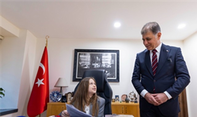 İzmir Büyükşehir Belediye Başkanı Dr. Cemil Tugay, 23 Nisan Ulusal