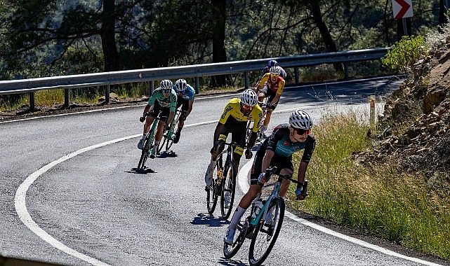 61'inci Cumhurbaşkanlığı Türkiye Bisiklet Turu'nun 130.4 kilometrelik Marmaris-Fethiye etabını Cofidis