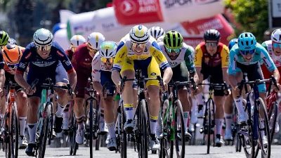 61.Cumhurbaşkanlığı Türkiye Bisiklet Turu'nun 154.7 kilometrelik Çeşme-Selçuk etabını Team Flanders-Baloise