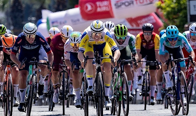 61.Cumhurbaşkanlığı Türkiye Bisiklet Turu'nun 154.7 kilometrelik Çeşme-Selçuk etabını Team Flanders-Baloise