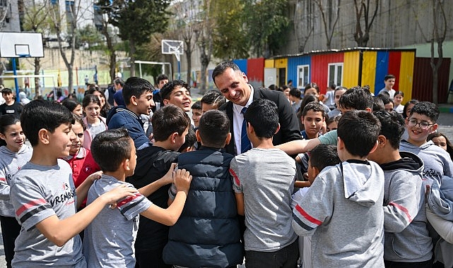 Kahramanmaraş ve Şanlıurfa’da yaşanan okul saldırılarının tüm Türkiye’yi yasa boğarken,