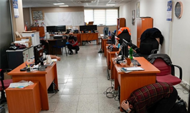 İzmir Büyükşehir Belediyesi, Oğuzlar Ek Hizmet Binası’nda düzenlediği deprem ve