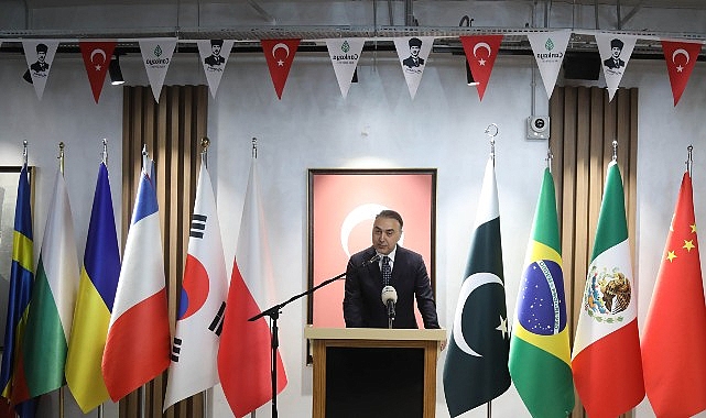 Çankaya Belediyesi’nin, 14 büyükelçiliğin iş birliğiyle 23 Nisan Ulusal Egemenlik