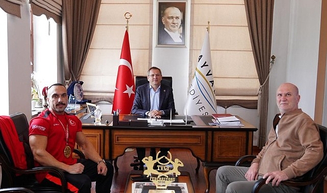 Ayvalık’ta spor camiasını gururlandıran bir başarıya imza atıldı. Ayvalıklı vücut