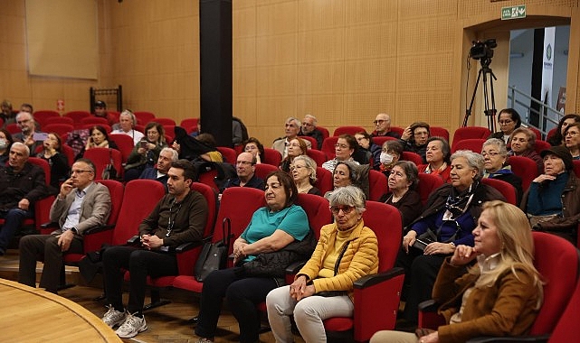 Bakırköy Belediyesi’nin her Cuma İspirtohane Kültür Merkezi’nde düzenlediği “Bakırköy Muhabbeti”
