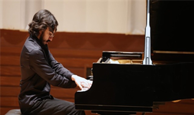 18 yaşındaki genç virtüöz Eren Düzenli, 6. Uluslararası Barok Müzik