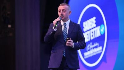 Kocaeli Büyükşehir Belediye Başkanı Tahir Büyükakın, “Sadece Hizmet Ettik” sunumunda