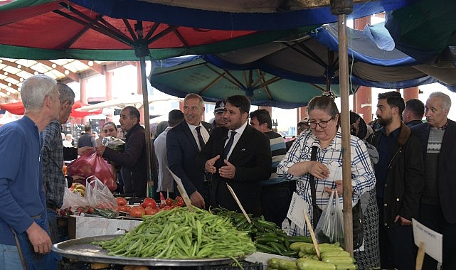 Kahramankazan Belediye Başkanı Selim Çırpanoğlu, ilçede kurulan Salı pazarını ziyaret