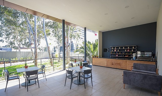 Ferdi Zeyrek Gençlik Merkezi’nde gençlerle bir araya gelen Başkan Mutlu,