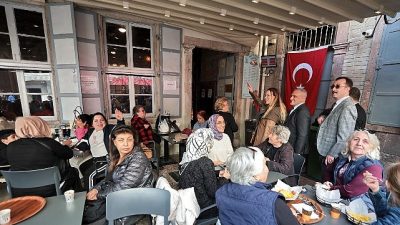 Konak Belediye Başkanı Nilüfer Çınarlı Mutlu, Kemeraltı Çarşısı’nda gerçekleştirdiği ziyaretlerde