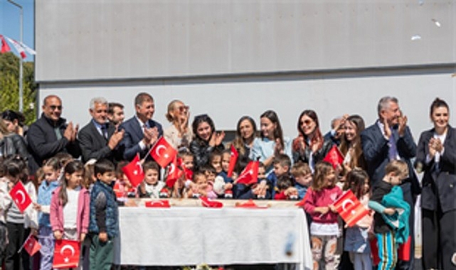 İzmir Büyükşehir Belediye Başkanı Dr. Cemil Tugay, Güzelbahçe Belediyesi tarafından