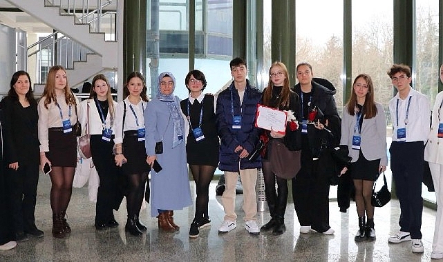 Bayrampaşa Belediyesi Bilim Merkezi öğrencileri, hem uluslararası hem de ulusal