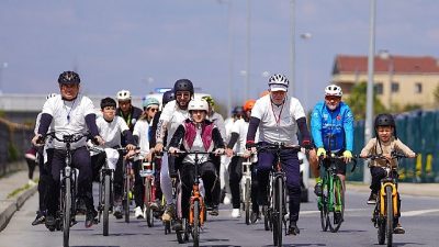Beylikdüzü Belediyesi tarafından düzenlenen “Pedallar Sağlık İçin Dönüyor” etkinliğinde bisiklet