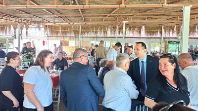 Bornova’daki kurumların iş birliğinde yürütülen Bornova Muhtarlar Akademisi kapsamında eğitimlerini tamamlayan muhtarlar