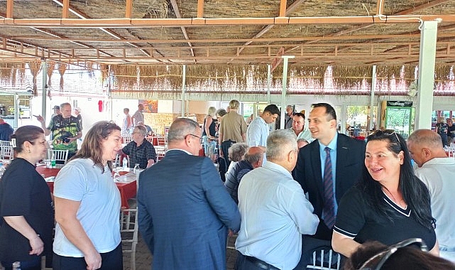 Bornova’daki kurumların iş birliğinde yürütülen Bornova Muhtarlar Akademisi kapsamında eğitimlerini tamamlayan muhtarlar