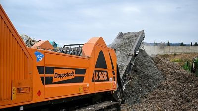 Bornova Belediye Başkanı Ömer Eşki, Temizlik İşleri Şantiyesi’nde kurulan Atıktan