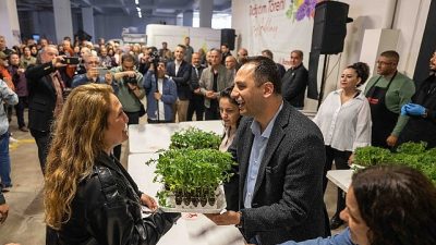 Bornova Belediyesi, Ekolojik Kent Yerel Tohum Merkezi’nde vatandaşlara 220 bin