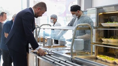 Buca Belediyesi Kent Lokantaları, Şehitler Haftası kapsamında salı günü (14