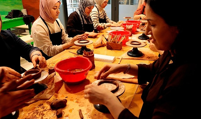 Kocaeli Büyükşehir Belediyesi’ne bağlı SEKA Kâğıt Müzesi bünyesinde gerçekleştirilen “Çamurdan